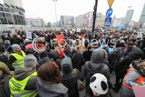  08.03.2017 WARSZAWA<br />MIEDZYNARODOWY STRAJK KOBIET<br />N/Z UCZESTNICY STRAJKU<br /> 