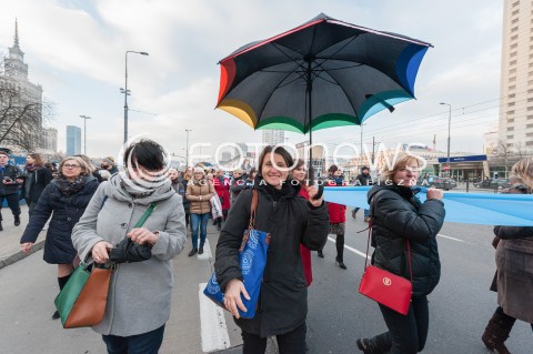  08.03.2017 WARSZAWA<br />MIEDZYNARODOWY STRAJK KOBIET<br />N/Z UCZESTNICY STRAJKU<br /> 
