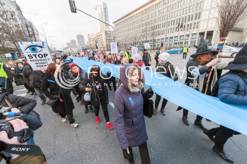  08.03.2017 WARSZAWA<br />MIEDZYNARODOWY STRAJK KOBIET<br />N/Z UCZESTNICY STRAJKU<br /> 