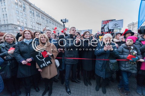  08.03.2017 WARSZAWA<br />MIEDZYNARODOWY STRAJK KOBIET<br />N/Z BARTOSZ ARLUKOWICZ EWA KOPACZ BARBARA DOLNIAK MALGORZATA KIDAWA BLONSKA UCZESTNICY STRAJKU<br /> 