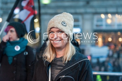  08.03.2017 WARSZAWA<br />MIEDZYNARODOWY STRAJK KOBIET<br />N/Z PAULINA MLYNARSKA<br /> 