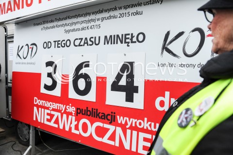  09.03.2017 WARSZAWA<br />ROCZNICA LICZNIKA KODU<br />N/Z LICZNIK NIE PUBLIKOWANIA WYROKU TK<br /> 