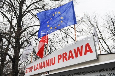  09.03.2017 WARSZAWA<br />ROCZNICA LICZNIKA KODU<br />N/Z NAPIS STOP LAMANIU PRAWA<br /> 