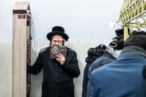  17.03.2017 LEZAJSK<br />ROZPOCZELA SIE PIELGRZYMKA CHASYDOW DO GROBU CADYKA ELIMELECHA WEISSBLUMA W LEZAJSKU W ROCZNICE JEGO SMIERCI. DLA ZYDOW JEST TO JEDNO Z NAJSWIETSZYCH MIEJSC NA ZIEMI. <br /> 