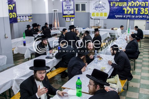  17.03.2017 LEZAJSK<br />ROZPOCZELA SIE PIELGRZYMKA CHASYDOW DO GROBU CADYKA ELIMELECHA WEISSBLUMA W LEZAJSKU W ROCZNICE JEGO SMIERCI. DLA ZYDOW JEST TO JEDNO Z NAJSWIETSZYCH MIEJSC NA ZIEMI. <br /> 