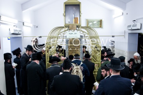  17.03.2017 LEZAJSK<br />ROZPOCZELA SIE PIELGRZYMKA CHASYDOW DO GROBU CADYKA ELIMELECHA WEISSBLUMA W LEZAJSKU W ROCZNICE JEGO SMIERCI. DLA ZYDOW JEST TO JEDNO Z NAJSWIETSZYCH MIEJSC NA ZIEMI. <br /> 