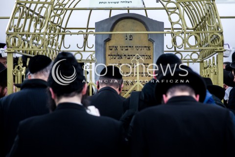  17.03.2017 LEZAJSK<br />ROZPOCZELA SIE PIELGRZYMKA CHASYDOW DO GROBU CADYKA ELIMELECHA WEISSBLUMA W LEZAJSKU W ROCZNICE JEGO SMIERCI. DLA ZYDOW JEST TO JEDNO Z NAJSWIETSZYCH MIEJSC NA ZIEMI. <br /> 