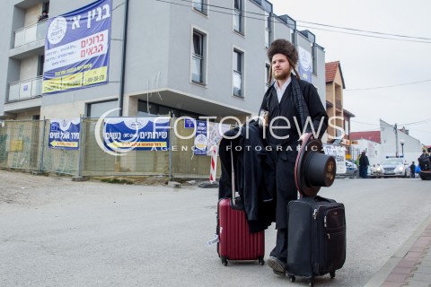  17.03.2017 LEZAJSK<br />ROZPOCZELA SIE PIELGRZYMKA CHASYDOW DO GROBU CADYKA ELIMELECHA WEISSBLUMA W LEZAJSKU W ROCZNICE JEGO SMIERCI. DLA ZYDOW JEST TO JEDNO Z NAJSWIETSZYCH MIEJSC NA ZIEMI. <br /> 