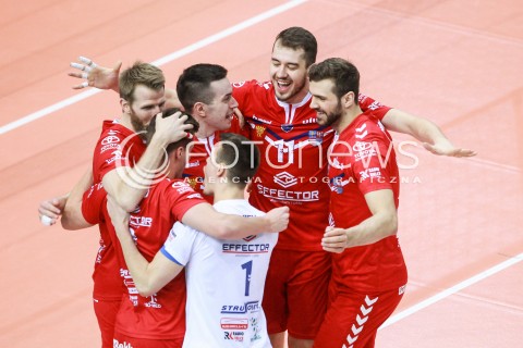  18.03.2017 RZESZOW <br />SIATKOWKA PLUSLIGA 2016/2017 MEN VOLLEYBALL POLAND POLISH PLUS LIGA LEAGUE SEASON 2016/2017 <br />MECZ ASSECO RESOVIA RZESZOW - EFFECTOR KIELCE<br />N/Z MICHAL SYPERLAK MARCIN KOMENDA RADOSC EMOCJE <br /> 