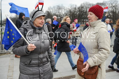  25.03.2017 WARSZAWA<br />MARSZ DLA EUROPY KOCHAM CIE EUROPO<br />N/Z UCZESTNICY MARSZU<br /> 