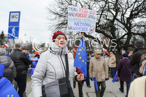  25.03.2017 WARSZAWA<br />MARSZ DLA EUROPY KOCHAM CIE EUROPO<br />N/Z UCZESTNICY MARSZU<br /> 