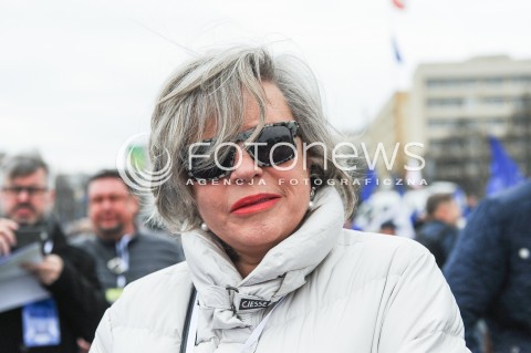  25.03.2017 WARSZAWA<br />MARSZ DLA EUROPY KOCHAM CIE EUROPO<br />N/Z KRYSTYNA JANDA<br /> 