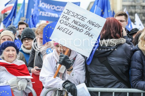  25.03.2017 WARSZAWA<br />MARSZ DLA EUROPY KOCHAM CIE EUROPO<br />N/Z UCZESTNICY MARSZU<br /> 