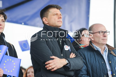  25.03.2017 WARSZAWA<br />MARSZ DLA EUROPY KOCHAM CIE EUROPO<br />N/Z RYSZARD PETRU<br /> 