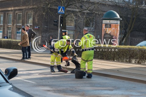  28.03.2017 WARSZAWA<br />WYPADEK DROGOWY W CENTRUM<br />N/Z SLUZBY OCZYSZCZANIA MIASTA<br /> 
