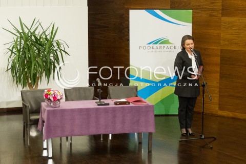  31.03.2017 RZESZOW<br />PODPISANIE UMOWY NA WSPOLPROWADZENIE FILHARMONII PODKARPACKIEJ IM. A. MALAWSKIEGO PRZEZ MINISTERSTWO KULTURY I DZIEDZICTWA NARODOWEGO<br />N/Z MARTA WIERZBIENIEC - DYREKTOR FILHARMONII<br /> 