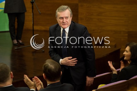  31.03.2017 RZESZOW<br />PODPISANIE UMOWY NA WSPOLPROWADZENIE FILHARMONII PODKARPACKIEJ IM. A. MALAWSKIEGO PRZEZ MINISTERSTWO KULTURY I DZIEDZICTWA NARODOWEGO<br />N/Z PIOTR GLINSKI - MINISTER KULTURY WICEPREMIER<br /> 