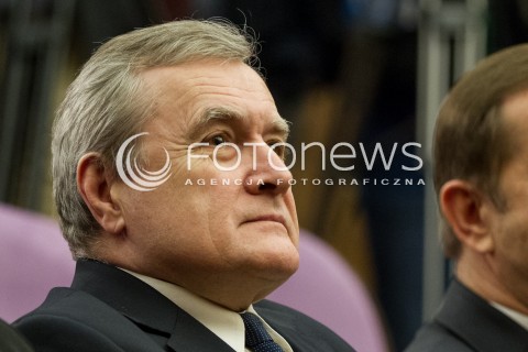  31.03.2017 RZESZOW<br />PODPISANIE UMOWY NA WSPOLPROWADZENIE FILHARMONII PODKARPACKIEJ IM. A. MALAWSKIEGO PRZEZ MINISTERSTWO KULTURY I DZIEDZICTWA NARODOWEGO<br />N/Z PIOTR GLINSKI - MINISTER KULTURY WICEPREMIER<br /> 