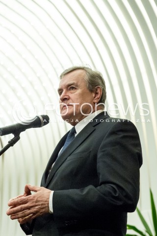  31.03.2017 RZESZOW<br />PODPISANIE UMOWY NA WSPOLPROWADZENIE FILHARMONII PODKARPACKIEJ IM. A. MALAWSKIEGO PRZEZ MINISTERSTWO KULTURY I DZIEDZICTWA NARODOWEGO<br />N/Z PIOTR GLINSKI - MINISTER KULTURY WICEPREMIER<br /> 