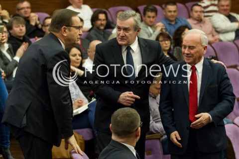  31.03.2017 RZESZOW<br />PODPISANIE UMOWY NA WSPOLPROWADZENIE FILHARMONII PODKARPACKIEJ IM. A. MALAWSKIEGO PRZEZ MINISTERSTWO KULTURY I DZIEDZICTWA NARODOWEGO<br />N/Z PIOTR GLINSKI - MINISTER KULTURY WICEPREMIER (C) WLADYSLAW ORTYL (L) ANDRZEJ SZLACHATA (P)<br /> 