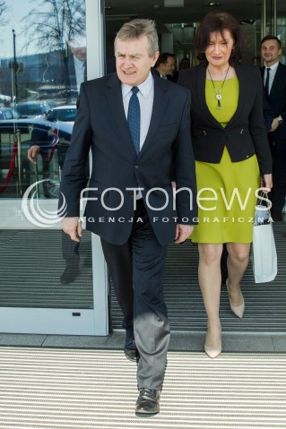  31.03.2017 RZESZOW<br />PODPISANIE UMOWY NA WSPOLPROWADZENIE FILHARMONII PODKARPACKIEJ IM. A. MALAWSKIEGO PRZEZ MINISTERSTWO KULTURY I DZIEDZICTWA NARODOWEGO<br />N/Z PIOTR GLINSKI - MINISTER KULTURY WICEPREMIER , EWA LENIART (P)<br /> 