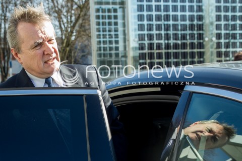  31.03.2017 RZESZOW<br />PODPISANIE UMOWY NA WSPOLPROWADZENIE FILHARMONII PODKARPACKIEJ IM. A. MALAWSKIEGO PRZEZ MINISTERSTWO KULTURY I DZIEDZICTWA NARODOWEGO<br />N/Z PIOTR GLINSKI - MINISTER KULTURY WICEPREMIER<br /> 