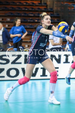  03.04.2017 RZESZOW<br />SIATKOWKA ORLEN LIGA 2016/2017 WOMEN VOLLEYBALL POLAND POLISH ORLENLIGA LEAGUE SEASON 2016/2017<br />POLFINAL - SEMIFINAL - 1. MECZ<br />MECZ DEVELOPRES SKYRES RZESZOW - CHEMIK POLICE <br />N/Z MALWINA SMARZEK SYLWETKA <br /> 