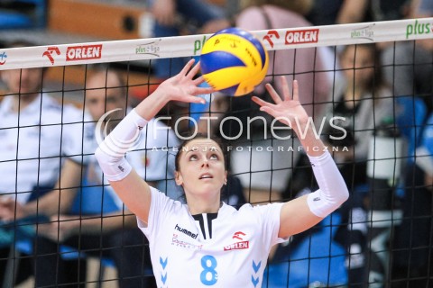  03.04.2017 RZESZOW<br />SIATKOWKA ORLEN LIGA 2016/2017 WOMEN VOLLEYBALL POLAND POLISH ORLENLIGA LEAGUE SEASON 2016/2017<br />POLFINAL - SEMIFINAL - 1. MECZ<br />MECZ DEVELOPRES SKYRES RZESZOW - CHEMIK POLICE <br />N/Z ANNA KACZMAR SYLWETKA <br /> 