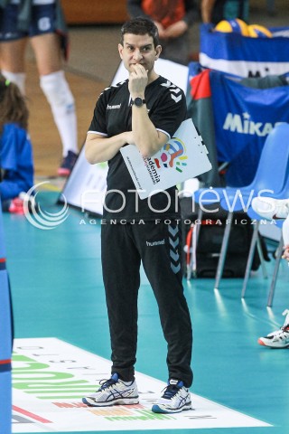  03.04.2017 RZESZOW<br />SIATKOWKA ORLEN LIGA 2016/2017 WOMEN VOLLEYBALL POLAND POLISH ORLENLIGA LEAGUE SEASON 2016/2017<br />POLFINAL - SEMIFINAL - 1. MECZ<br />MECZ DEVELOPRES SKYRES RZESZOW - CHEMIK POLICE <br />N/Z LORENZO MICELLI - I TRENER ( HEAD COACH ) SYLWETKA <br /> 