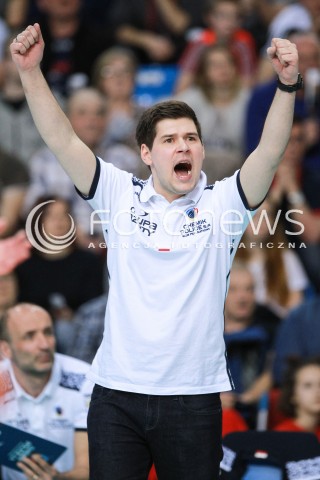  03.04.2017 RZESZOW<br />SIATKOWKA ORLEN LIGA 2016/2017 WOMEN VOLLEYBALL POLAND POLISH ORLENLIGA LEAGUE SEASON 2016/2017<br />POLFINAL - SEMIFINAL - 1. MECZ<br />MECZ DEVELOPRES SKYRES RZESZOW - CHEMIK POLICE <br />N/Z JAKUB GLUSZAK - I TRENER ( HEAD COACH ) SYLWETKA RADOSC EMOCJE <br /> 