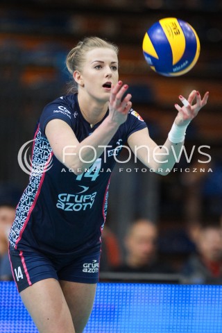  03.04.2017 RZESZOW<br />SIATKOWKA ORLEN LIGA 2016/2017 WOMEN VOLLEYBALL POLAND POLISH ORLENLIGA LEAGUE SEASON 2016/2017<br />POLFINAL - SEMIFINAL - 1. MECZ<br />MECZ DEVELOPRES SKYRES RZESZOW - CHEMIK POLICE <br />N/Z JOANNA WOLOSZ SYLWETKA <br /> 