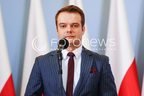 04.04.2017 WARSZAWA<br />KONFERENCJA PRASOWA PREMIER BEATY SZYDLO I MINISTER ELZBIETY RAFALSKIEJ <br />N/Z RZECZNIK PRASOWY RZADU RAFAL BOCHENEK<br /> 