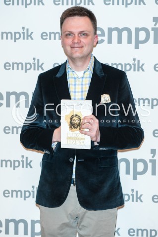  04.04.2017 WARSZAWA<br />SZYMON HOLOWNIA PROMUJE SWOJA KSIAZKE<br />N/Z SZYMON HOLOWNIA<br /> 