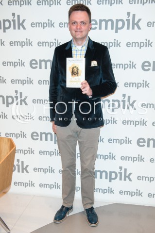  04.04.2017 WARSZAWA<br />SZYMON HOLOWNIA PROMUJE SWOJA KSIAZKE<br />N/Z SZYMON HOLOWNIA<br /> 