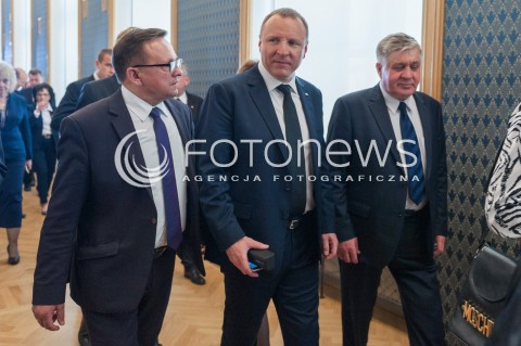  10.04.2017 WARSZAWA<br />UROCZYSTOSC UPAMIETNIENIA TRAGEDII SMOLENSKIEJ<br />N/Z PREZES TVP JACEK KURSKI MARSZALEK SENATU STANISLAW KARCZEWSKI<br /> 