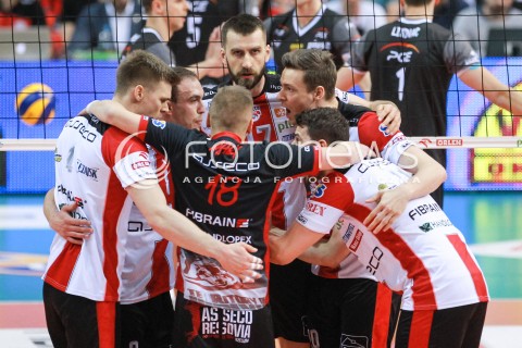  12.04.2017 RZESZOW<br />SIATKOWKA PLUSLIGA 2016/2017 MEN VOLLEYBALL POLAND POLISH PLUS LIGA LEAGUE SEASON 2016/2017<br />POLFINAL - SEMIFINAL - 2. MECZ<br />MECZ ASSECO RESOVIA RZESZOW - PGE SKRA BELCHATOW<br />N/Z MARCIN MOZDZONEK JOCHEN SCHOPS ( SCHOEPS ) MARKO IVOVIC RADOSC EMOCJE <br /> 