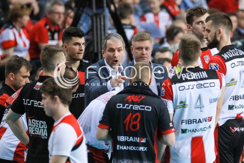  12.04.2017 RZESZOW<br />SIATKOWKA PLUSLIGA 2016/2017 MEN VOLLEYBALL POLAND POLISH PLUS LIGA LEAGUE SEASON 2016/2017<br />POLFINAL - SEMIFINAL - 2. MECZ<br />MECZ ASSECO RESOVIA RZESZOW - PGE SKRA BELCHATOW<br />N/Z ANDRZEJ KOWAL - I TRENER ( HEAD COACH ) MARCIN OGONOWSKI - II TRENER ( ASSISTANT COACH ) <br /> 