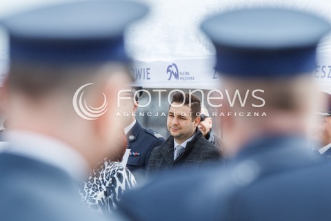  12.04.2017 RZESZOW<br />WMUROWANIE AKTU EREKCYJNEGO POD BUDOWE HALI PRODUKUJACEJ MEBLE NA TERENIE ZAKLADU KARNEGO W RZESZOWIE. W ZAKLADZIE BEDA PRACOWALI WIEZNIOWIE<br />N/Z WICEMINISTER PATRYK JAKI <br /> 