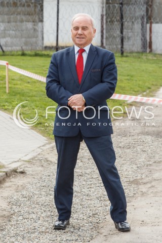  12.04.2017 RZESZOW<br />WMUROWANIE AKTU EREKCYJNEGO POD BUDOWE HALI PRODUKUJACEJ MEBLE NA TERENIE ZAKLADU KARNEGO W RZESZOWIE. W ZAKLADZIE BEDA PRACOWALI WIEZNIOWIE<br />N/Z POSEL ANDRZEJ SZLACHTA SYLWETKA<br /> 