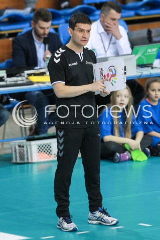  13.04.2017 RZESZOW<br />SIATKOWKA ORLEN LIGA 2016/2017 WOMEN VOLLEYBALL POLAND POLISH ORLENLIGA LEAGUE SEASON 2016/2017<br />MECZ O 3. MIEJSCE - I MECZ<br />MECZ DEVELOPRES SKYRES RZESZOW - IMPEL WROCLAW <br />N/Z LORENZO MICELLI - I TRENER ( HEAD COACH ) SYLWETKA <br /> 