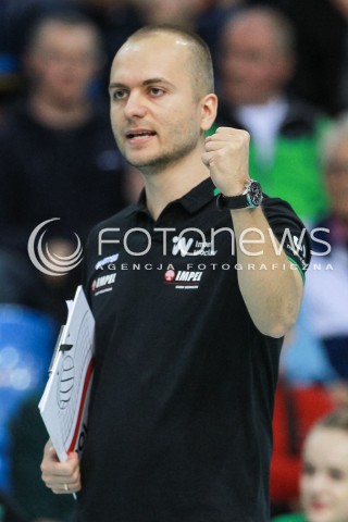  13.04.2017 RZESZOW<br />SIATKOWKA ORLEN LIGA 2016/2017 WOMEN VOLLEYBALL POLAND POLISH ORLENLIGA LEAGUE SEASON 2016/2017<br />MECZ O 3. MIEJSCE - I MECZ<br />MECZ DEVELOPRES SKYRES RZESZOW - IMPEL WROCLAW <br />N/Z MAREK SOLAREWICZ - I TRENER ( HEAD COACH ) SYLWETKA RADOSC EMOCJE <br /> 