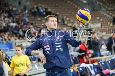  14.04.2017 LODZ SIATKOWKA ORLEN LIGA SEZON 2016/2017 <br />
GROT BUDOWLANI LODZ - KPS CHEMIK POLICE <br />
N/Z BLAZEJ KRZYSZTALOWICZ SYLWETKA<br />
 