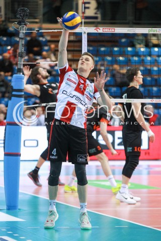  23.04.2017 RZESZOW<br />SIATKOWKA PLUSLIGA 2016/2017 MEN VOLLEYBALL POLAND POLISH PLUS LIGA LEAGUE SEASON 2016/2017 <br />MECZ  O 3. MIEJSCE - II MECZ<br />MECZ ASSECO RESOVIA RZESZOW - JASTRZEBSKI WEGIEL <br />N/Z JOHN GORDON PERRIN SYLWETKA <br /> 