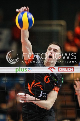  23.04.2017 RZESZOW<br />SIATKOWKA PLUSLIGA 2016/2017 MEN VOLLEYBALL POLAND POLISH PLUS LIGA LEAGUE SEASON 2016/2017 <br />MECZ  O 3. MIEJSCE - II MECZ<br />MECZ ASSECO RESOVIA RZESZOW - JASTRZEBSKI WEGIEL <br />N/Z DAMIAN BORUCH SYLWETKA ATAK <br /> 