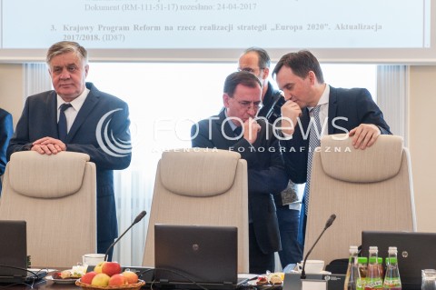  25.11.2017 WARSZAWA <br />POSIEDZENIE RADY MINISTROW <br />N/Z ZBIGNIEW ZIOBRO MARIUSZ KAMINSKI KRZYSZTOF JURGIEL<br /> 