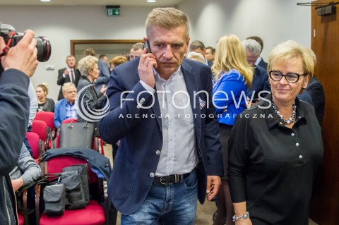  26.04.2017 RZESZOW<br />KONFERENCJA PRASOWA PRZEWODNICZACEGO PLATFORMY OBYWATELSKIEJ GRZEGORZA SCHETYNY I 60 PARLAMENTARZYSTOW PO Z OKAZJI INAUGURACJI CYKLU SPOTKAN OBYWATELSKIE PODKARPACIE KTORE ODBYWAJA SIE W DNIU DZISIEJSZYM W 18 POWIATACH NA TERENIE WOJEWODZTWA PODKARPACKIEGO <br />N/Z BARTOSZ ARLUKOWICZ <br /> 