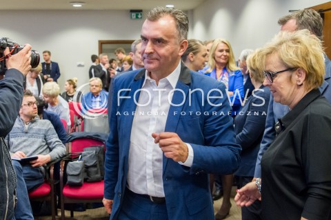  26.04.2017 RZESZOW<br />KONFERENCJA PRASOWA PRZEWODNICZACEGO PLATFORMY OBYWATELSKIEJ GRZEGORZA SCHETYNY I 60 PARLAMENTARZYSTOW PO Z OKAZJI INAUGURACJI CYKLU SPOTKAN OBYWATELSKIE PODKARPACIE KTORE ODBYWAJA SIE W DNIU DZISIEJSZYM W 18 POWIATACH NA TERENIE WOJEWODZTWA PODKARPACKIEGO <br />N/Z WLODZIMIERZ KARPINSKI<br /> 