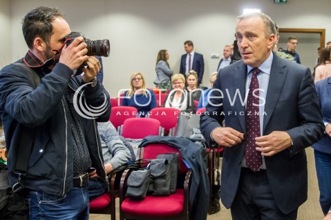  26.04.2017 RZESZOW<br />KONFERENCJA PRASOWA PRZEWODNICZACEGO PLATFORMY OBYWATELSKIEJ GRZEGORZA SCHETYNY I 60 PARLAMENTARZYSTOW PO Z OKAZJI INAUGURACJI CYKLU SPOTKAN OBYWATELSKIE PODKARPACIE KTORE ODBYWAJA SIE W DNIU DZISIEJSZYM W 18 POWIATACH NA TERENIE WOJEWODZTWA PODKARPACKIEGO <br />N/Z GRZEGORZ SCHETYNA FOTOGRAF FOTOREPORTER<br /> 