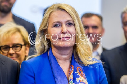  26.04.2017 RZESZOW<br />KONFERENCJA PRASOWA PRZEWODNICZACEGO PLATFORMY OBYWATELSKIEJ GRZEGORZA SCHETYNY I 60 PARLAMENTARZYSTOW PO Z OKAZJI INAUGURACJI CYKLU SPOTKAN OBYWATELSKIE PODKARPACIE KTORE ODBYWAJA SIE W DNIU DZISIEJSZYM W 18 POWIATACH NA TERENIE WOJEWODZTWA PODKARPACKIEGO <br />N/Z ELZBIETA LUKACIJEWSKA<br /> 