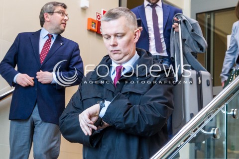  26.04.2017 RZESZOW<br />KONFERENCJA PRASOWA PRZEWODNICZACEGO PLATFORMY OBYWATELSKIEJ GRZEGORZA SCHETYNY I 60 PARLAMENTARZYSTOW PO Z OKAZJI INAUGURACJI CYKLU SPOTKAN OBYWATELSKIE PODKARPACIE KTORE ODBYWAJA SIE W DNIU DZISIEJSZYM W 18 POWIATACH NA TERENIE WOJEWODZTWA PODKARPACKIEGO <br />N/Z TOMASZ SIEMONIAK ZEGAREK <br /> 